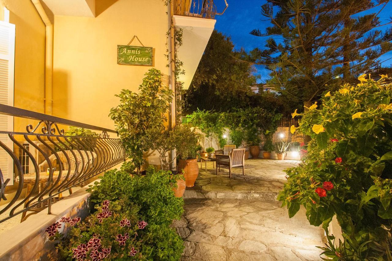 Annis House Hotel Skiathos Town Exterior photo